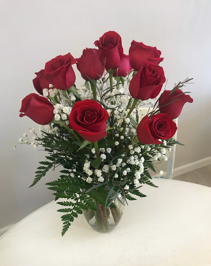 Dozen Mid-Stemmed Red Roses